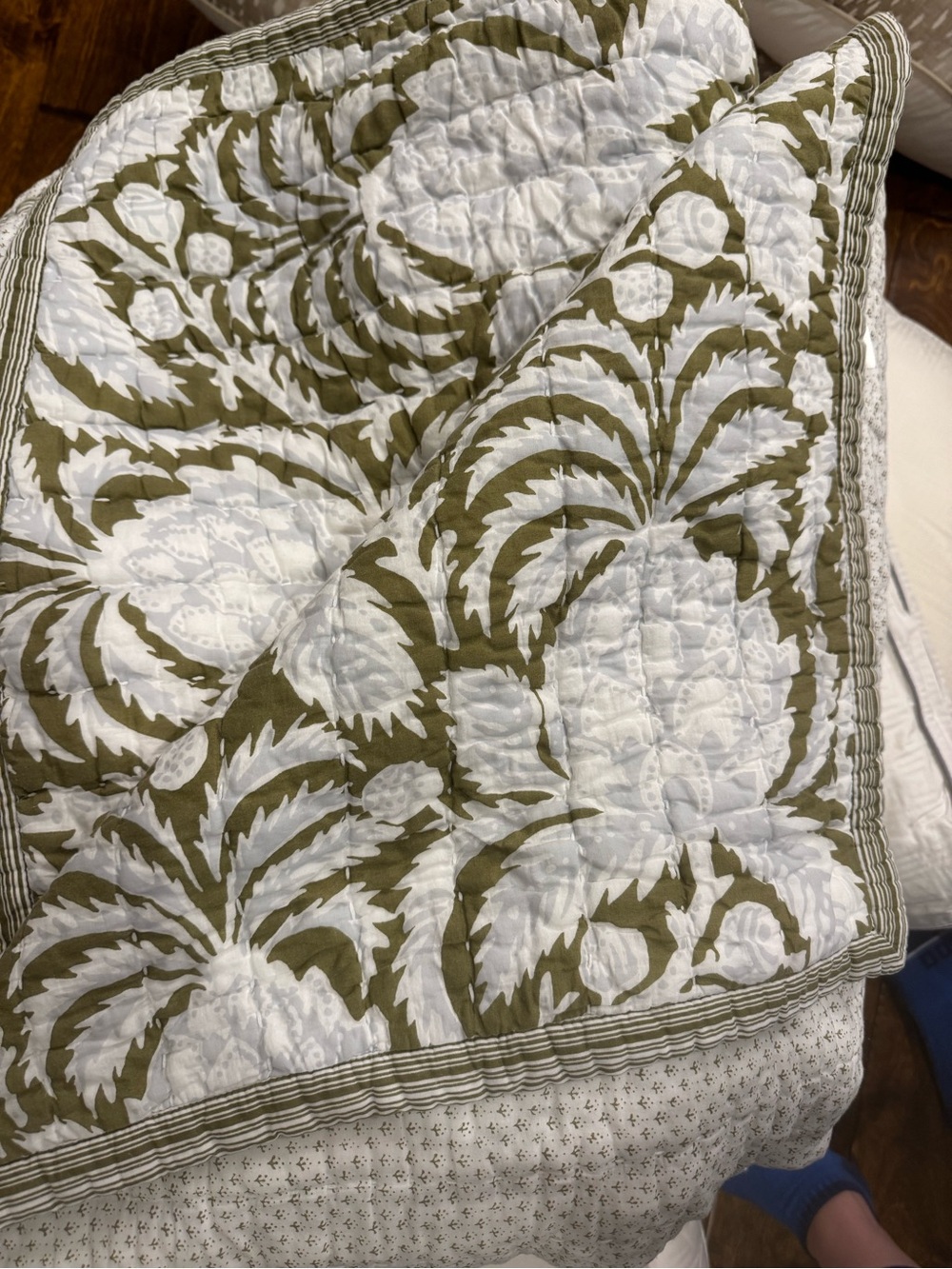 Serena & Lily Artichoke Quilt Green White Reversible – Never Used - Picture 3 of 4